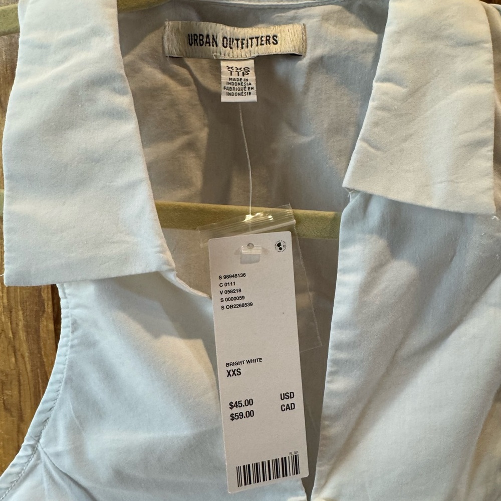 Urban Outfitters Party girl cotton blend button down sleeveless shirt - Picture 9 of 10